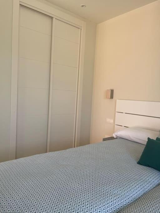 Vivienda Adosada En Castillo, كاليتا ذي فوستي المظهر الخارجي الصورة